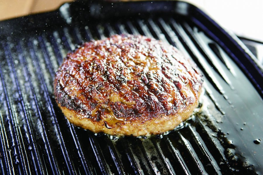 ハンバーグかれーらいす￥900　倍バーグかれーらいす　￥1100
