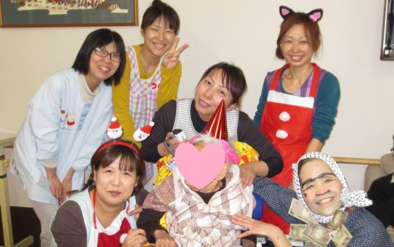 １２月　クリスマス会　スタッフ全員で盛り上げます♪