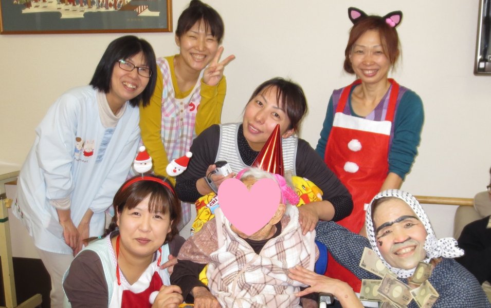 １２月　クリスマス会　スタッフ全員で盛り上げます♪