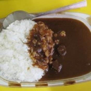 もう１つの当店名物　カレー（辛口）写真はミニカレー￥350 （ラーメンとセットで￥300）
