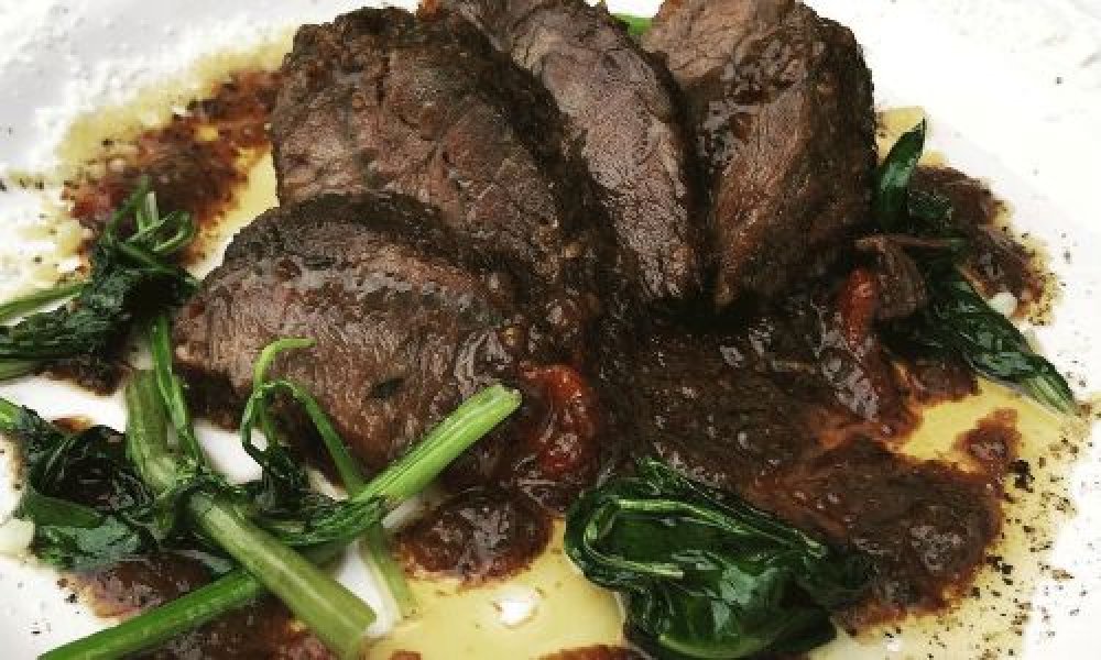 牛頬肉の黒ビール煮込み