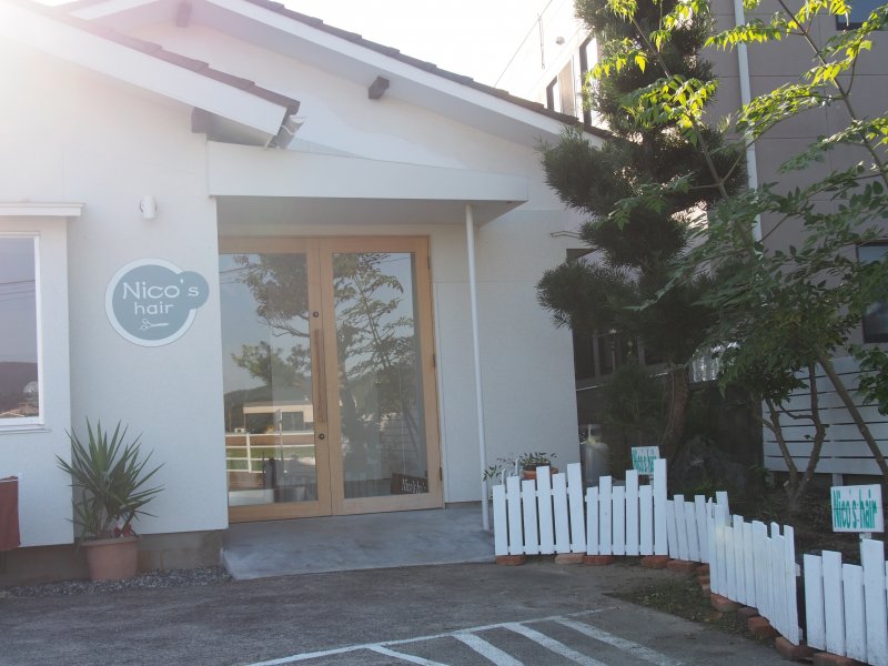 店の入り口はこんな感じになってます。