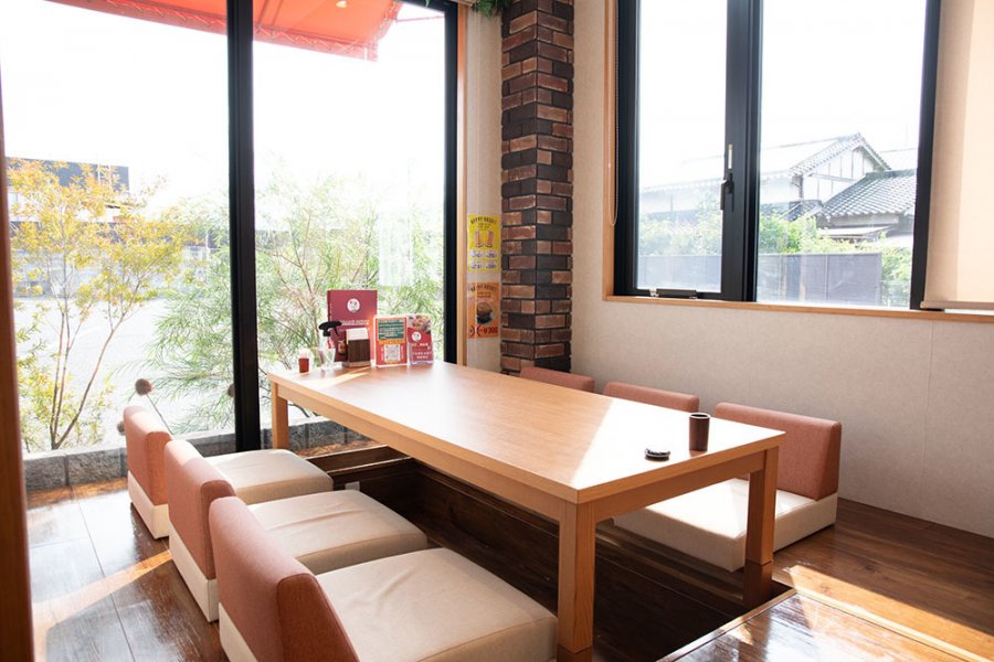 小上がりの席もございます