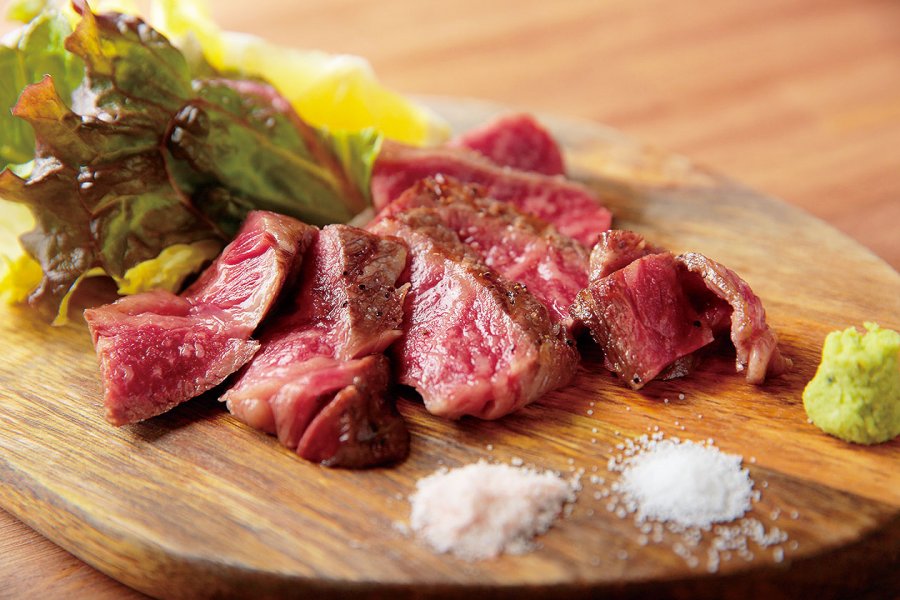 こだわりの佐賀県産和牛ステーキなど、肉にもこだわる料理の数々！