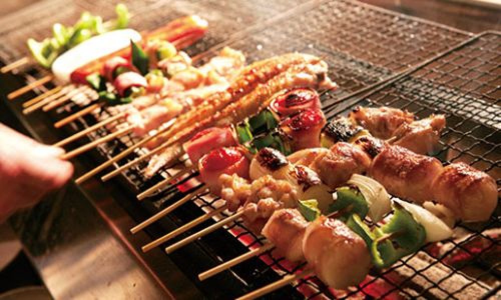 備長炭で焼き上げる串が自慢！