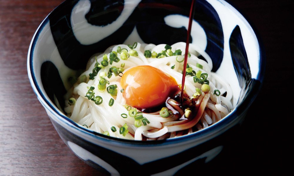 こだわり麺と味宝卵の"たまごかけうどん”