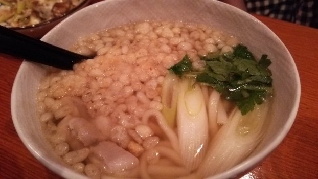 〆にも人気の鶏だしうどん